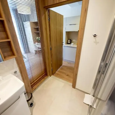 Apart Otel The Varşova